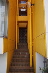 黄色の入り口