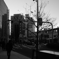 冬の駅前