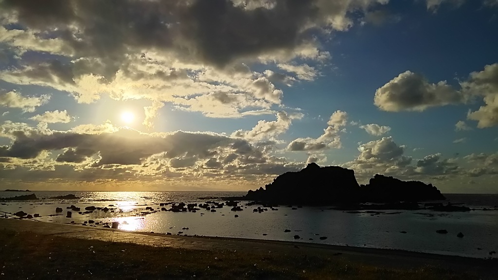 夕暮れの日本海