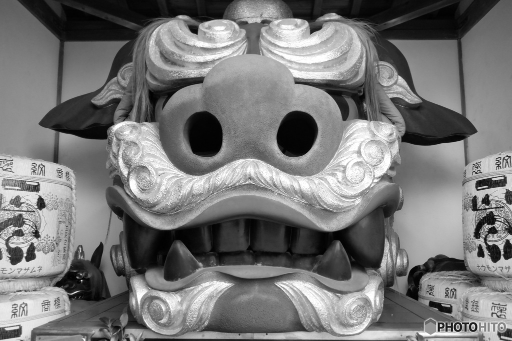 厄除天井大獅子（弁財天お歯黒獅子）