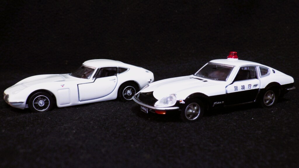 TOYOTA 2000GT＆NISSAN FAIRLADYZ
