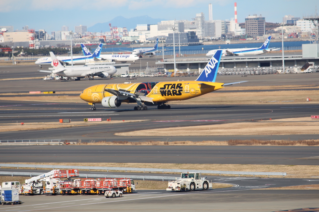 羽田空港　スターウォーズ