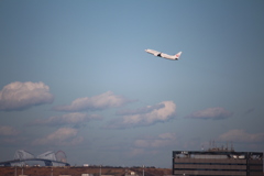 羽田空港　空に向かう
