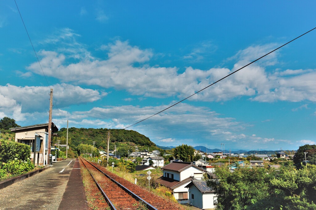 寸座駅の秋の空