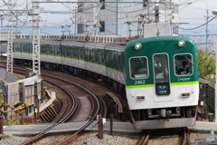 八幡市駅にて京阪2400系