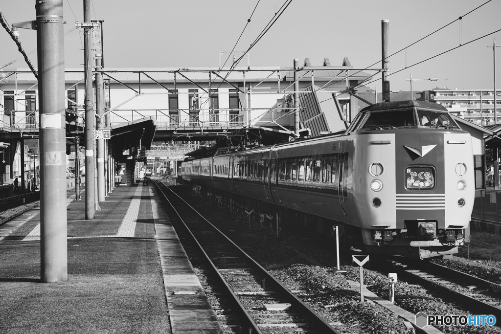 総社駅にて特急やくも