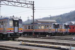 津山駅横にてキハ120形