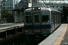 浅香山駅にて南海6300系