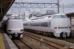 豊岡駅にてきのさきとこうのとり