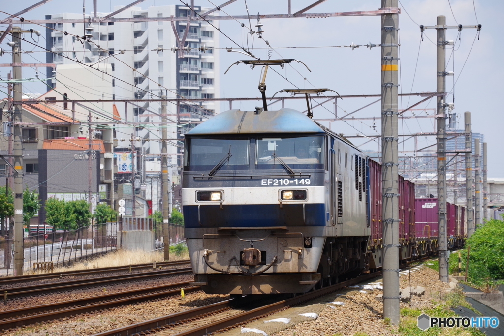 富田村踏切にてEF210