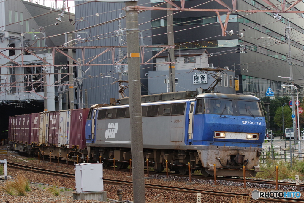 新大阪駅にてEF200