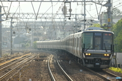 さくら夙川駅にて223系