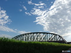 空と鉄橋