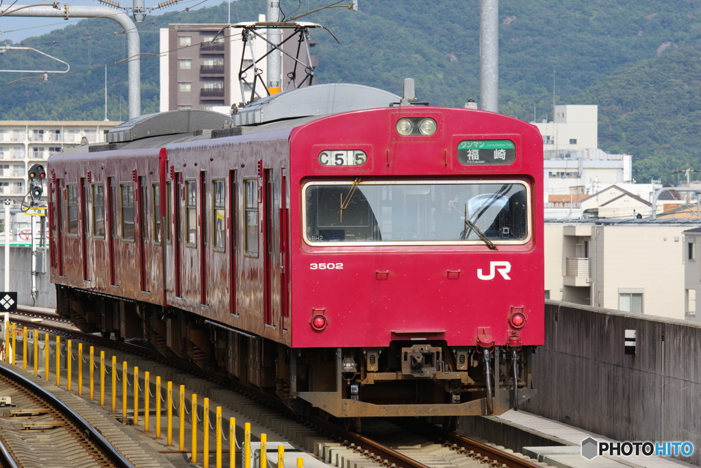 姫路駅にて播但線の103系