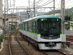 四宮駅にて京阪800系新塗装車