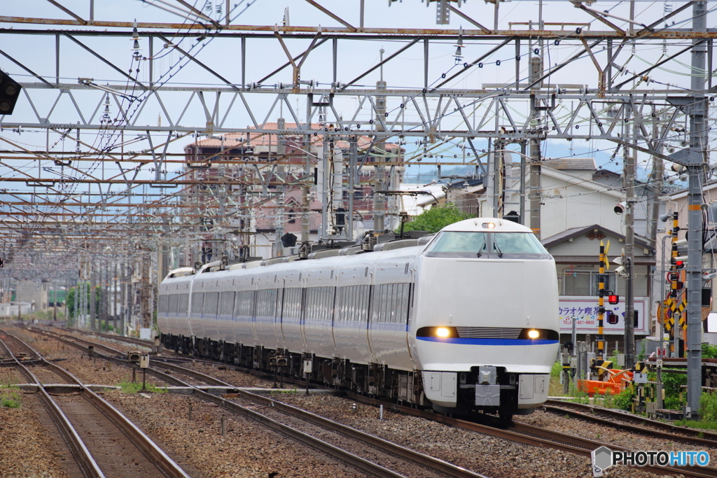 向町駅にて683系