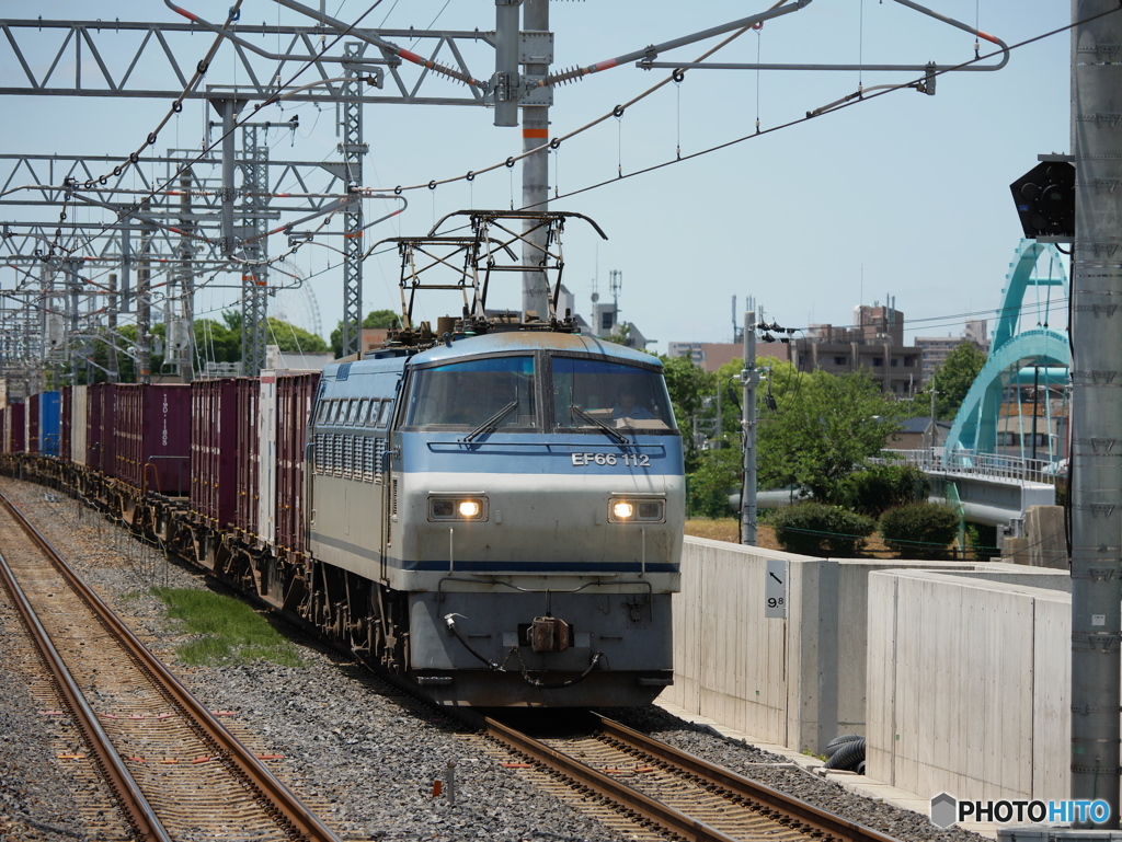 JR総持寺駅にてEF66