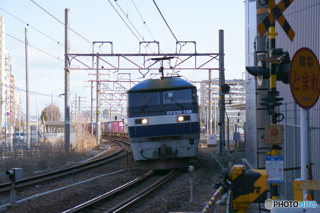 横関踏切にてEF210