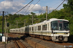 平城山駅にて221系