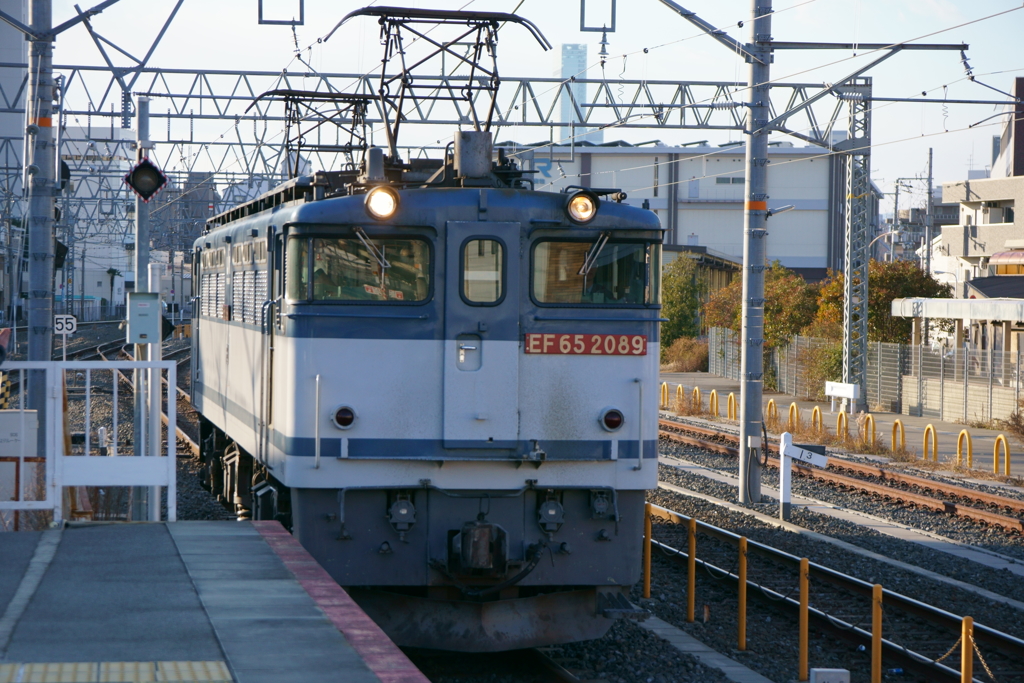 平野駅にてEF65