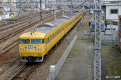 倉敷駅出発直後の117系