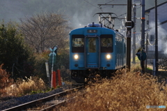 御前坂踏切にて和歌山線の105系