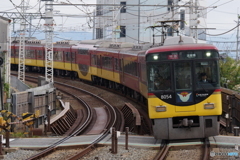 八幡市駅にて京阪8000系