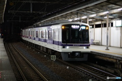 岸里玉出駅にて桃山学院大学桃山学院教育大学プール学院短期大学 合同ラッピング電車