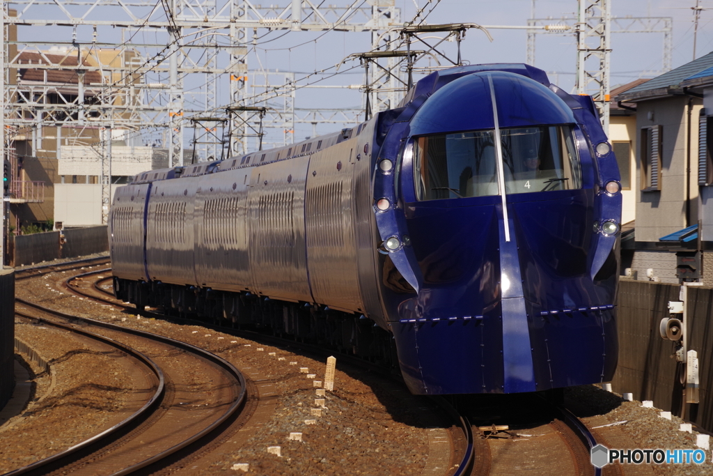 貝塚10号踏切にてラピート