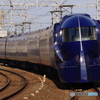 貝塚10号踏切にてラピート