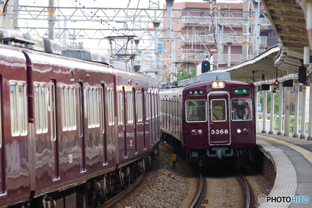 相川駅にて阪急3300系