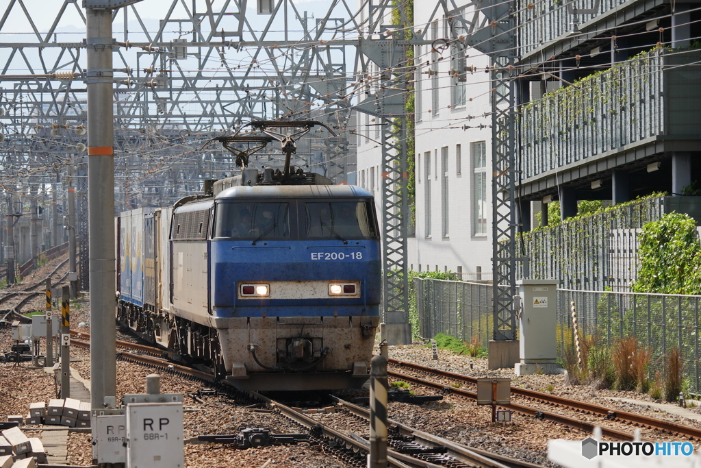 尼崎駅にてEF200