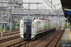 西横浜駅にて成田エクスプレス