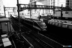大阪駅を出発するスーパーはくと