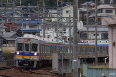 紀見街道踏切にて南海6200系