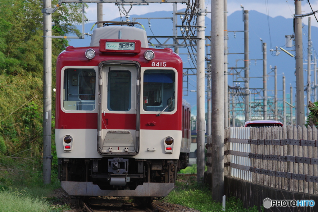 田原本線を走る近鉄8400系