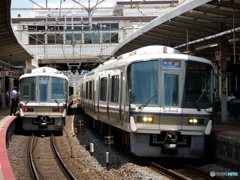 茨木駅にて221系