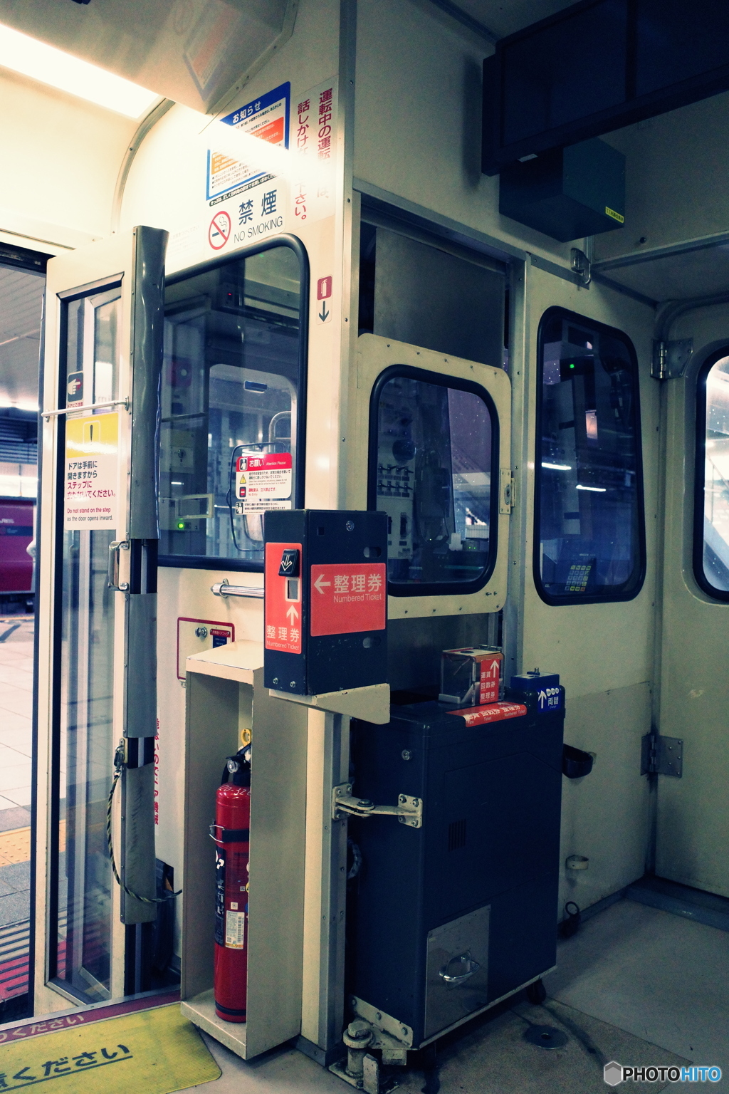 キハ120の運転席周り