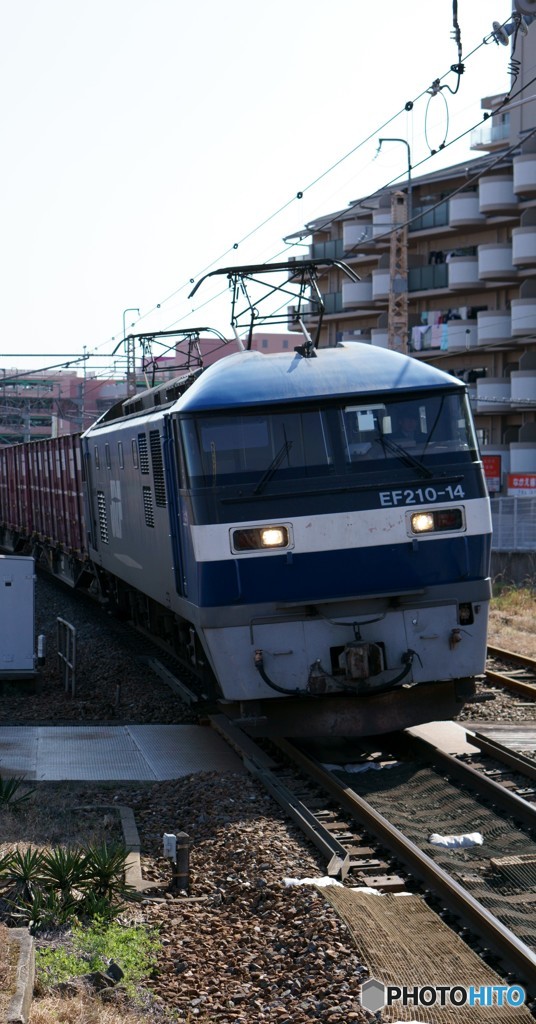 茨木駅にてEF210