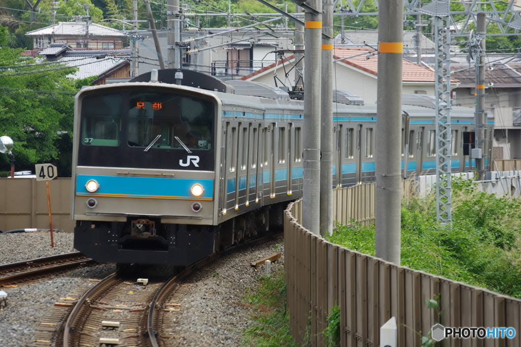 六地蔵駅にて205系
