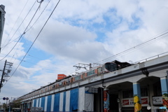 野田駅にて323系