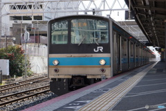 鳳駅にて阪和線の205系