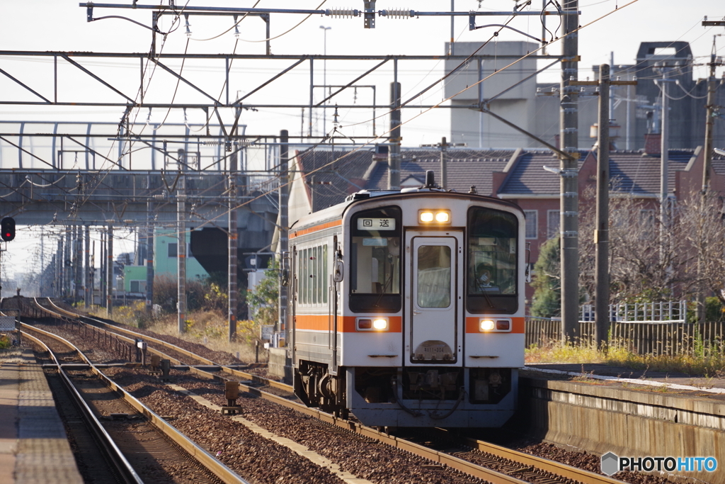 富田浜駅にてキハ11