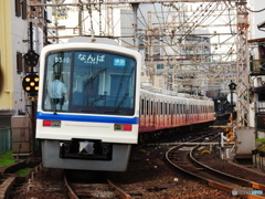 堺東3号踏切にて泉北高速鉄道5000系