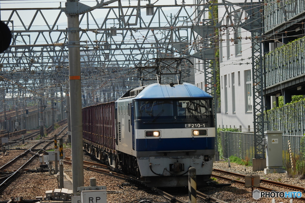 尼崎駅にてEF210