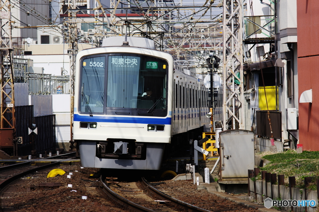 堺東3号踏切にて泉北高速鉄道5000系