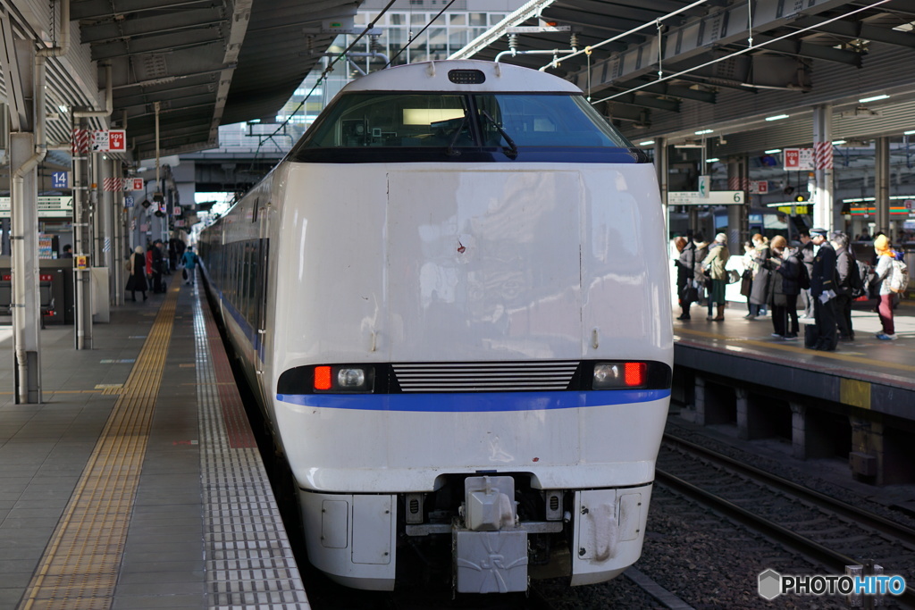 大阪駅にてサンダーバード