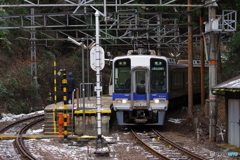 紀伊神谷駅にて南海2000系