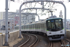 寝屋川市駅にて京阪7200系