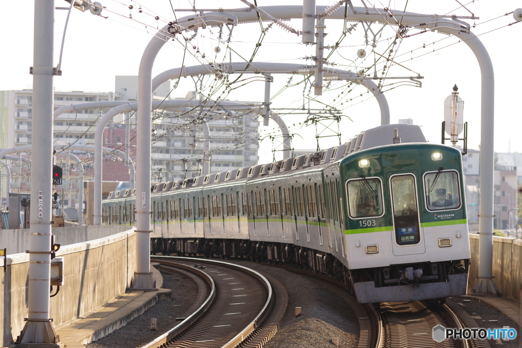 寝屋川市駅にて京阪1000系